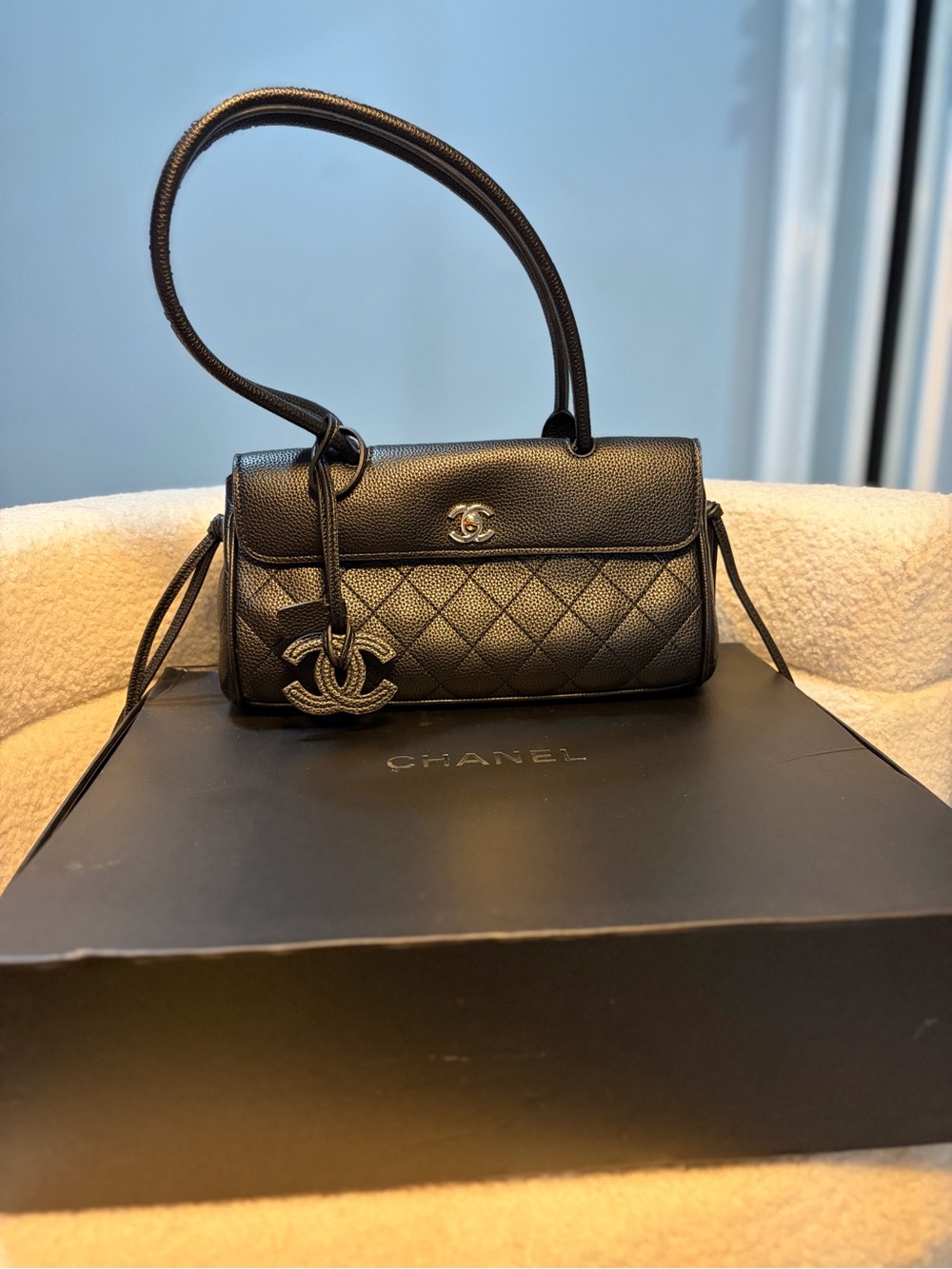 CHANEL Black Quilted Top-Handle Shoulder Bag with CC Charm - Picture 3 of 5